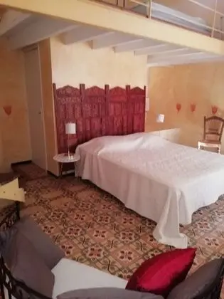 Dört Kişilik Oda, Asma Kat