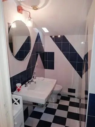 Dört Kişilik Oda, Asma Kat
