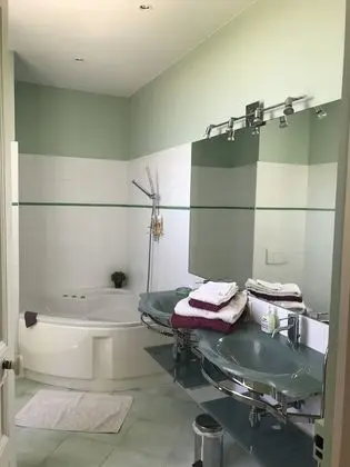 Tek Büyük Yataklı Oda (Fleurie)