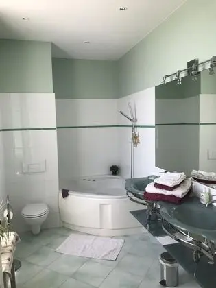 Tek Büyük Yataklı Oda (Fleurie)