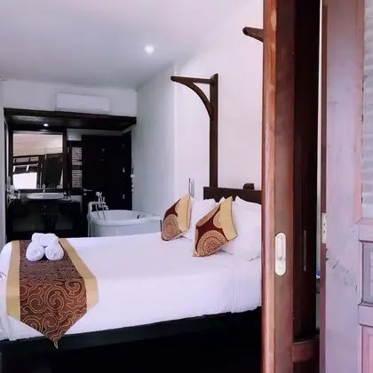Luxury Oda