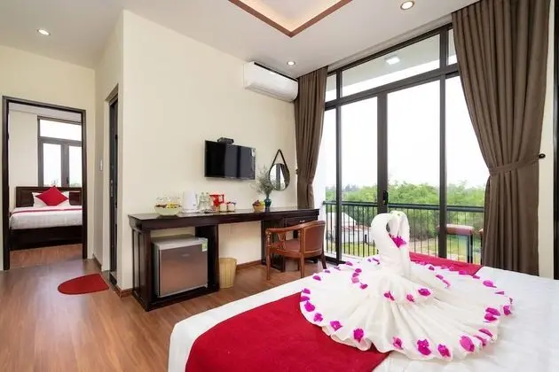 Deluxe Tek Büyük Yataklı Oda, 1 Büyük (Queen) Boy Yatak, Balkon, Bahçe Manzaralı