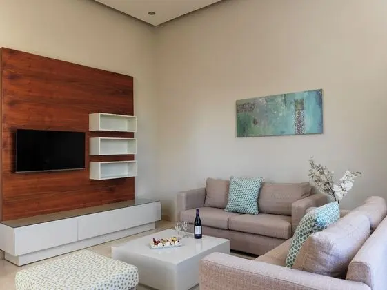 One Bedroom Apartment