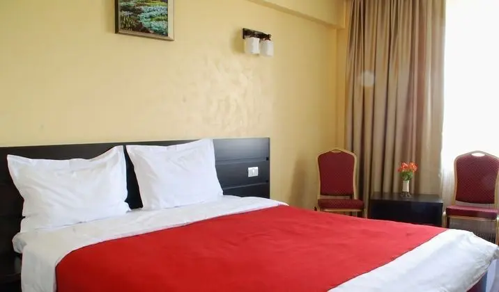 Business Tek Büyük Yataklı Oda