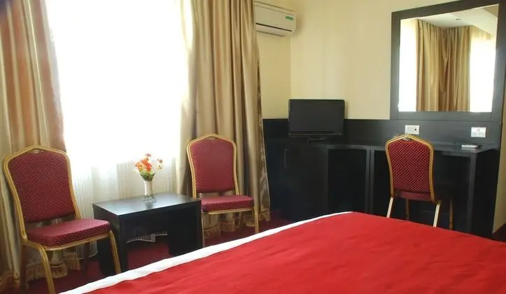 Business Tek Büyük Yataklı Oda