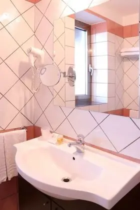 Family Oda, Okyanus Manzaralı