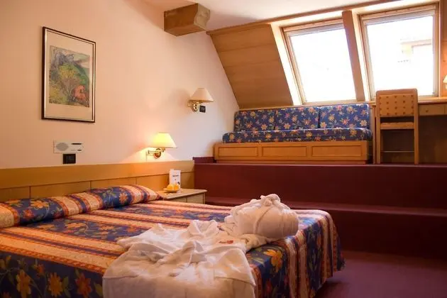 Classic Tek Büyük veya İki Ayrı Yataklı Oda