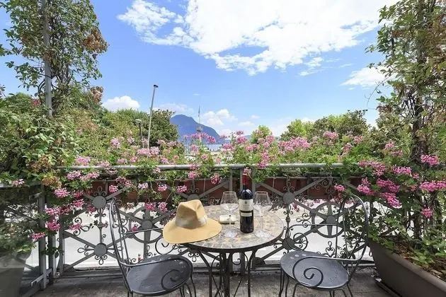 Junior Süit, Balkon, Göl Manzaralı