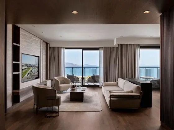 Presidential Suite with Two Bedrooms & Private Swimming Pool Sea View