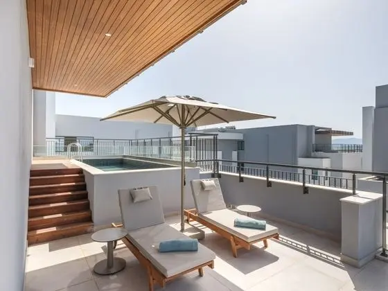 Presidential Suite with Two Bedrooms & Private Swimming Pool Sea View