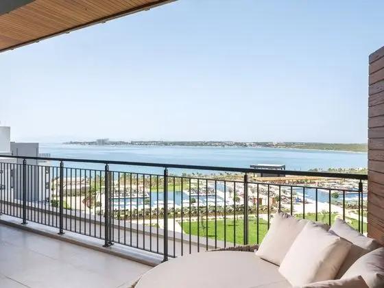 Presidential Suite with Two Bedrooms & Private Swimming Pool Sea View