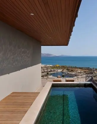 Presidential Suite with Two Bedrooms & Private Swimming Pool Sea View