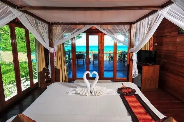 Deluxe Sea View Upper Room