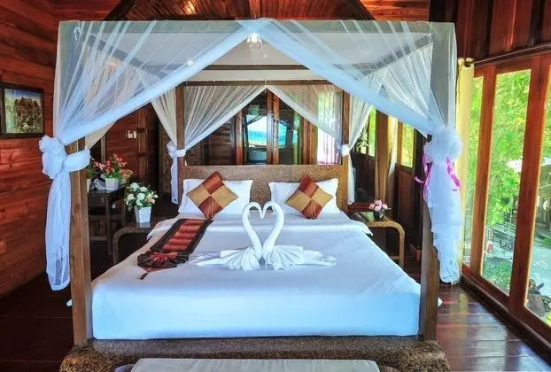 Deluxe Sea View Upper Room