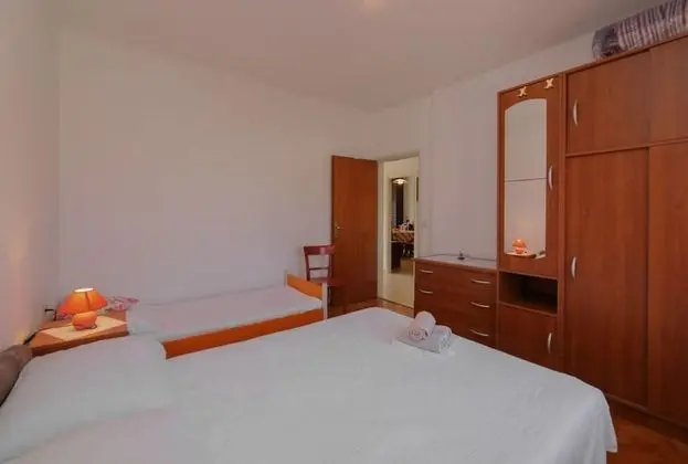 Apart Daire (Anđa - with large terrace - A1-Angie)