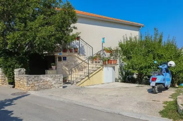 Apart Daire (Anđa - with large terrace - A1-Angie)