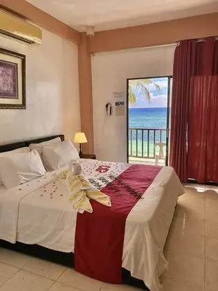 Deluxe Beachfront Room