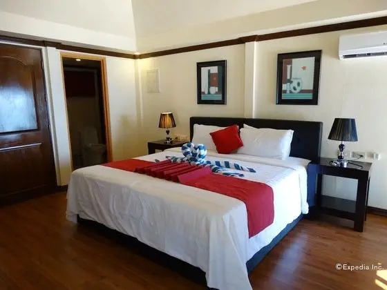 Honeymoon Suite