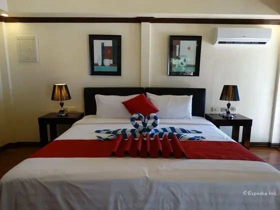 Honeymoon Suite