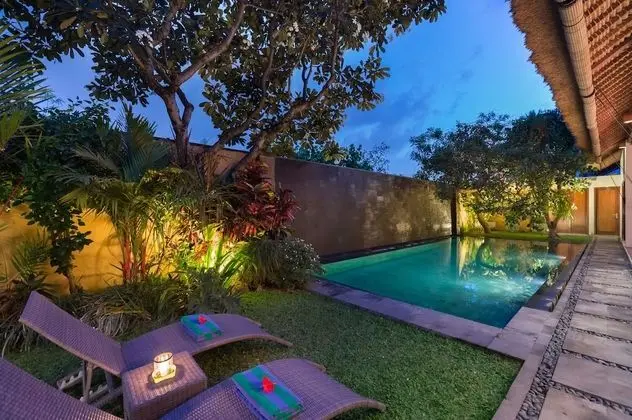 Standard Villa, 2 Yatak Odası, Sigara İçilmez, Havuz Manzaralı