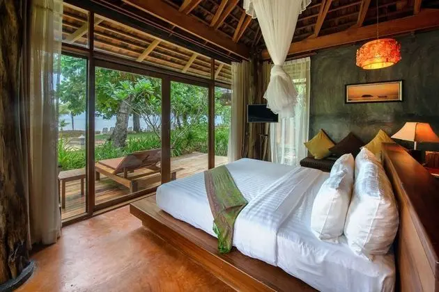 Oriental Beach Front View Villa