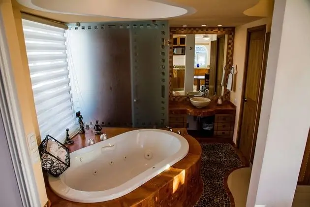 Deluxe Çatı Katı Süiti (Penthouse), Kısmi Deniz Manzarası