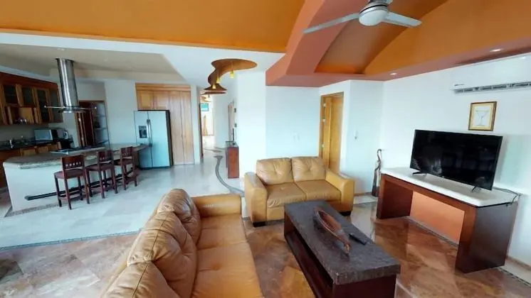 Luxury Çatı Katı Süiti (Penthouse), Kısmi Deniz Manzaralı