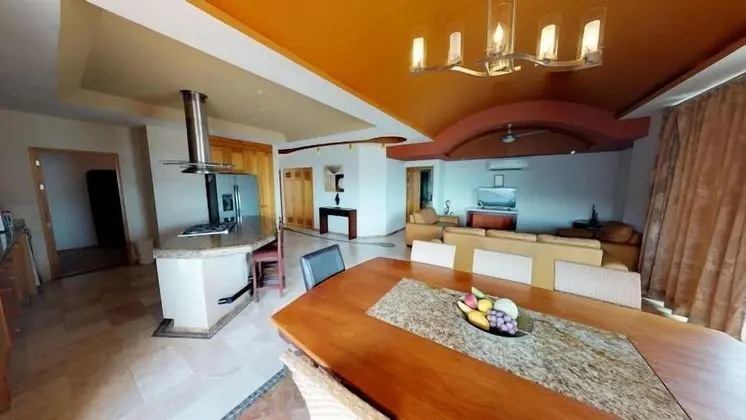 Luxury Çatı Katı Süiti (Penthouse), Kısmi Deniz Manzaralı