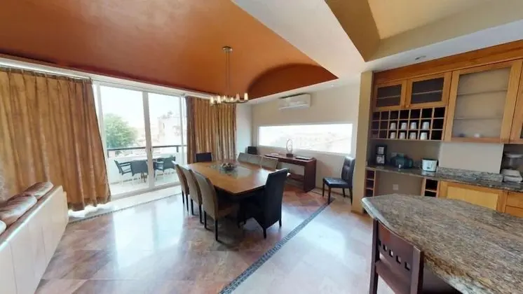 Luxury Çatı Katı Süiti (Penthouse), Kısmi Deniz Manzaralı