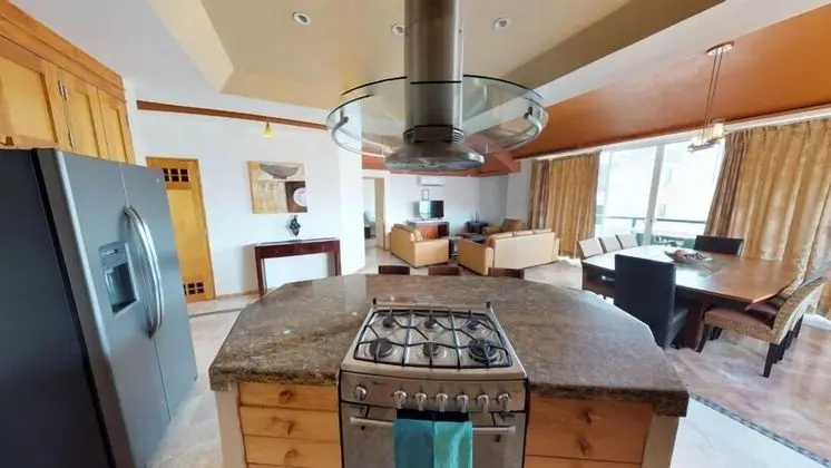 Luxury Çatı Katı Süiti (Penthouse), Kısmi Deniz Manzaralı