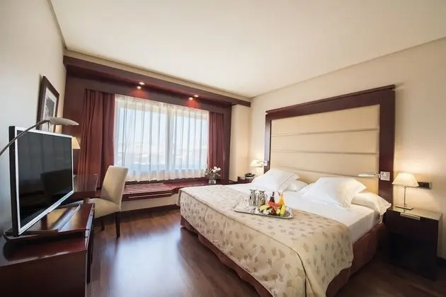 Büyük Yataklı Tek Kişilik Oda
