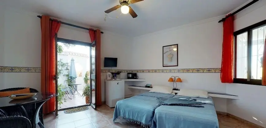 İki Ayrı Yataklı Oda (Orange)