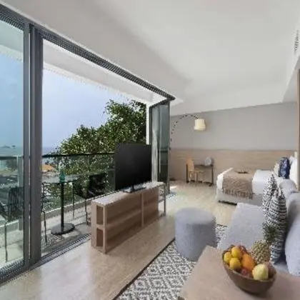 JUNIOR SUITE