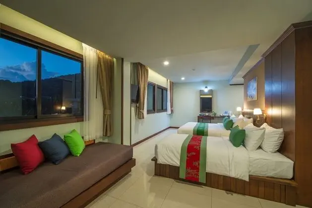 Family Süit (1 Double and 1 Single bed)
