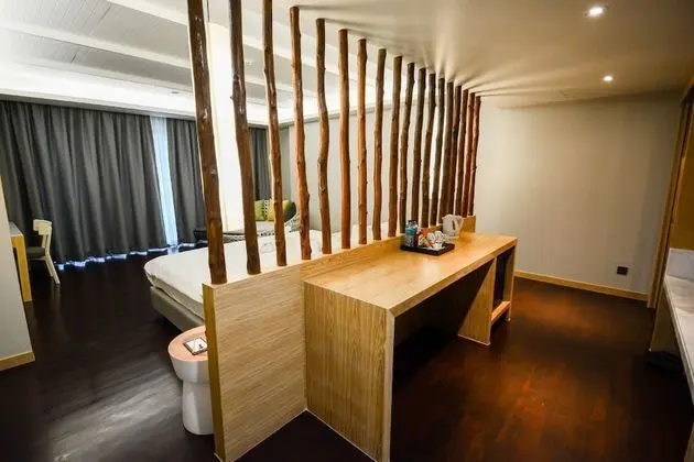 Honeymoon Suite