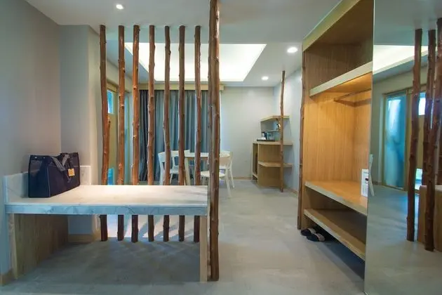 Honeymoon Suite
