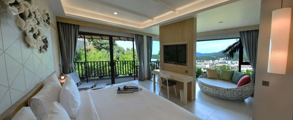 Honeymoon Suite