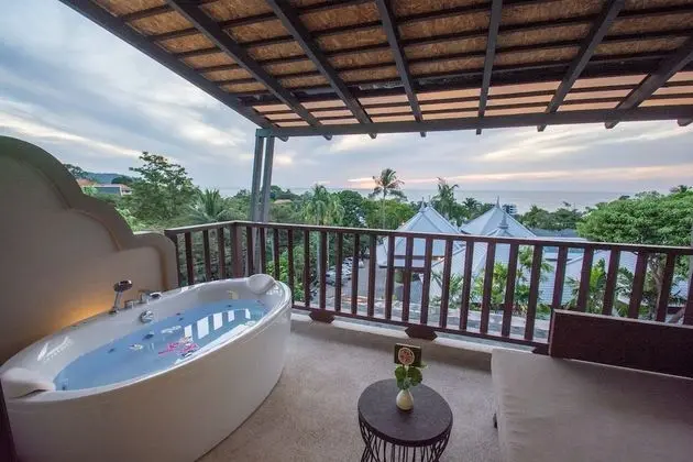 Honeymoon Suite