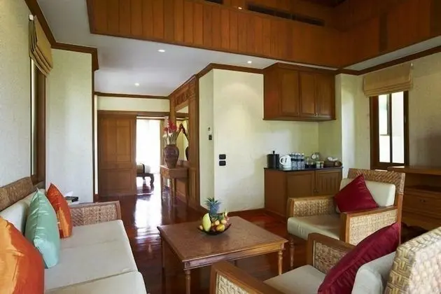 Villa, Havuz Kenarı