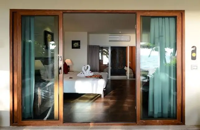 Beachfront Pool Villa