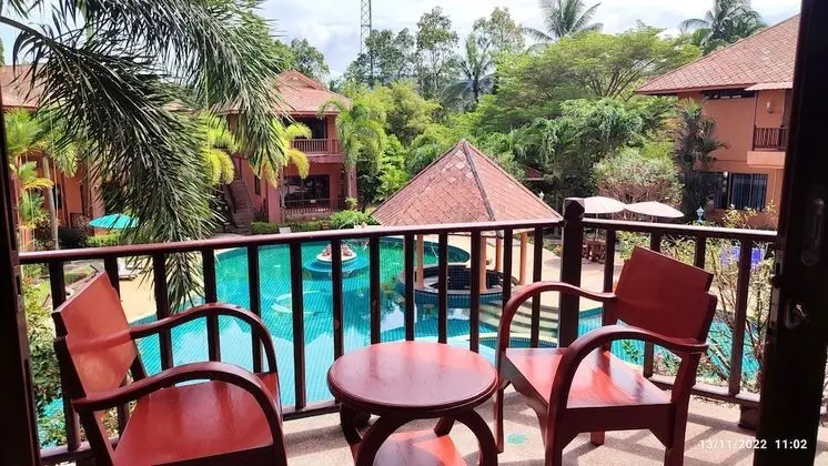 Deluxe Oda, Balkon, Havuz Manzaralı