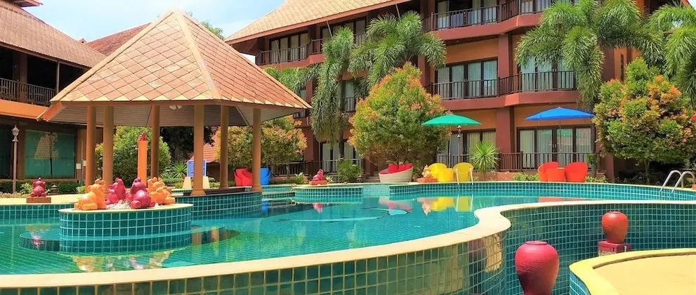 Deluxe Oda, Balkon, Havuz Manzaralı
