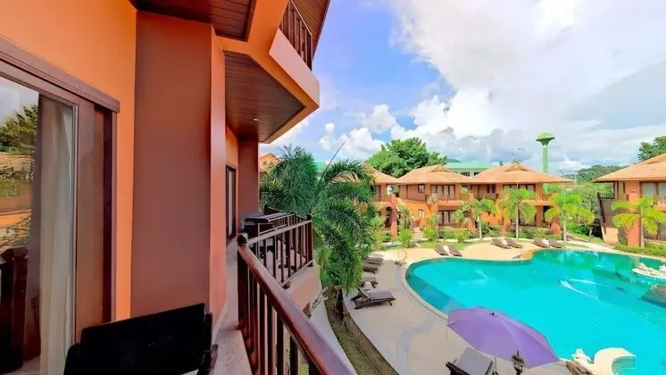 Deluxe Oda, Balkon, Havuz Manzaralı