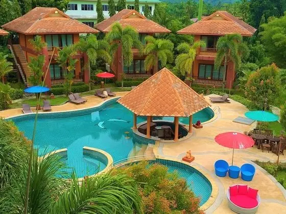 Exclusive Oda, Balkon, Havuz Manzaralı