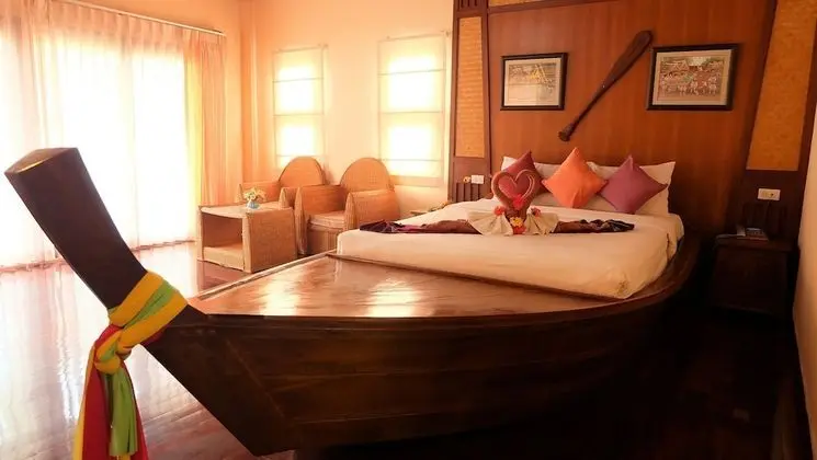 Exclusive Oda, Balkon, Havuz Manzaralı