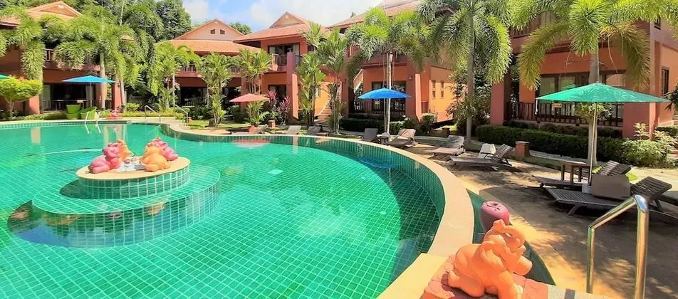 Exclusive Oda, Balkon, Havuz Manzaralı