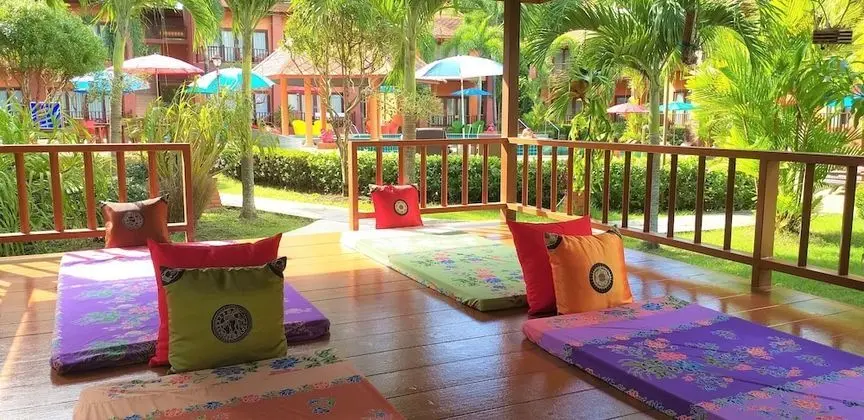 Exclusive Oda, Balkon, Havuz Manzaralı