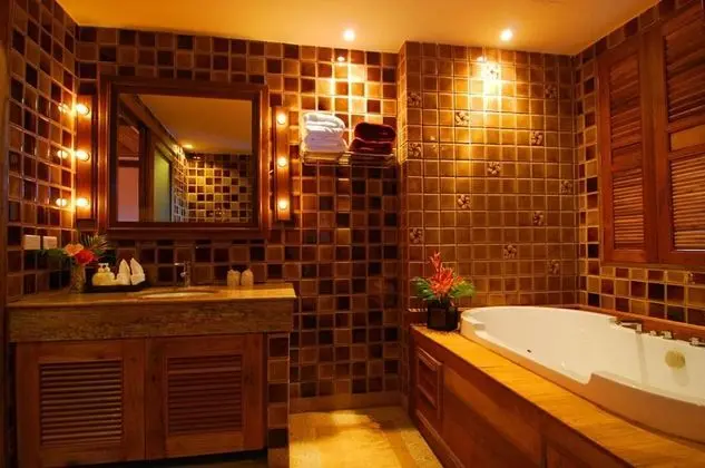 Grand Deluxe Jacuzzi