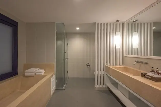 Grand Deluxe 2 Bedroom Family Suite