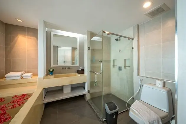 Grand Deluxe Ocean Facing